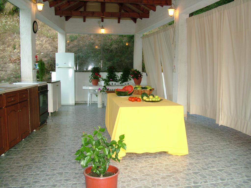 Angeliki Aparthotel Vitaládes Exterior foto