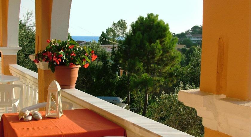 Angeliki Aparthotel Vitaládes Exterior foto