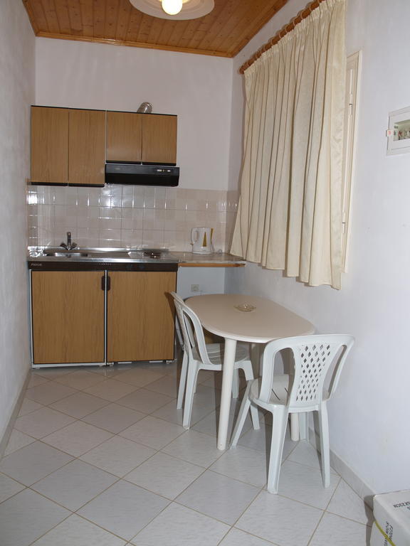 Angeliki Aparthotel Vitaládes Cameră foto